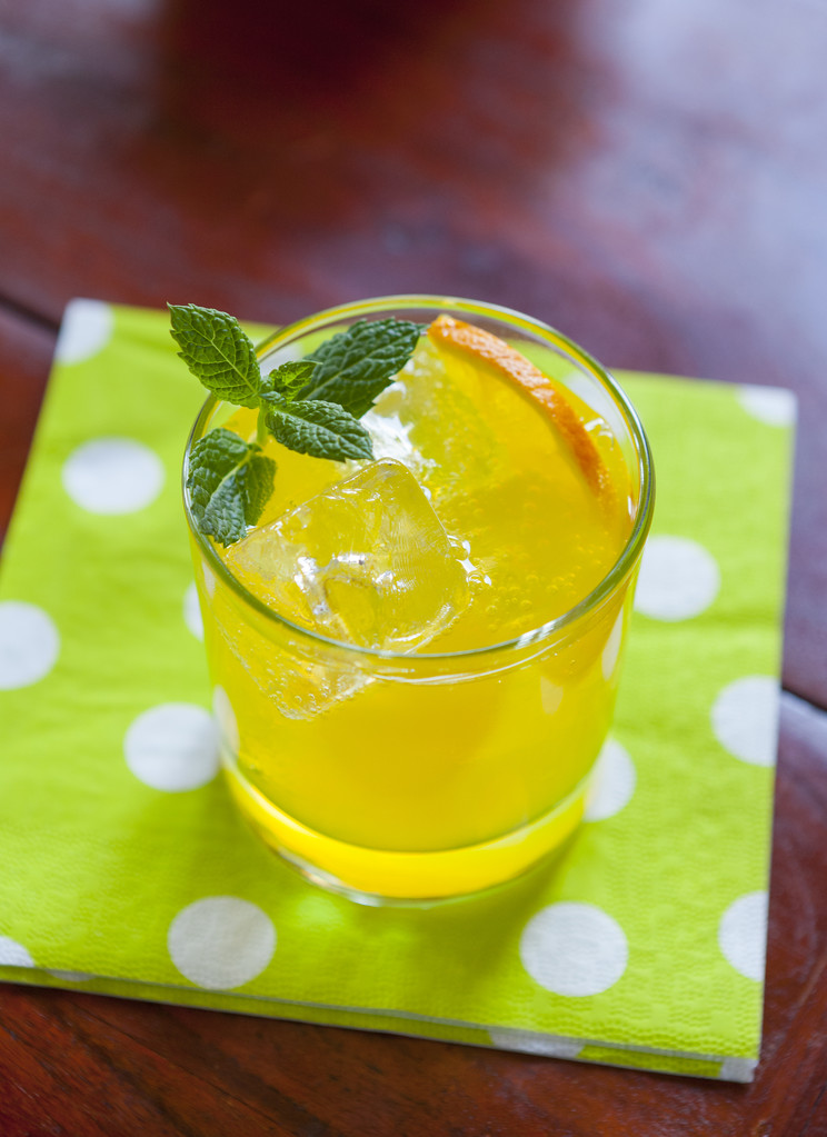 Stevia sweetened fruit drink