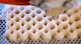 3D printer printing food